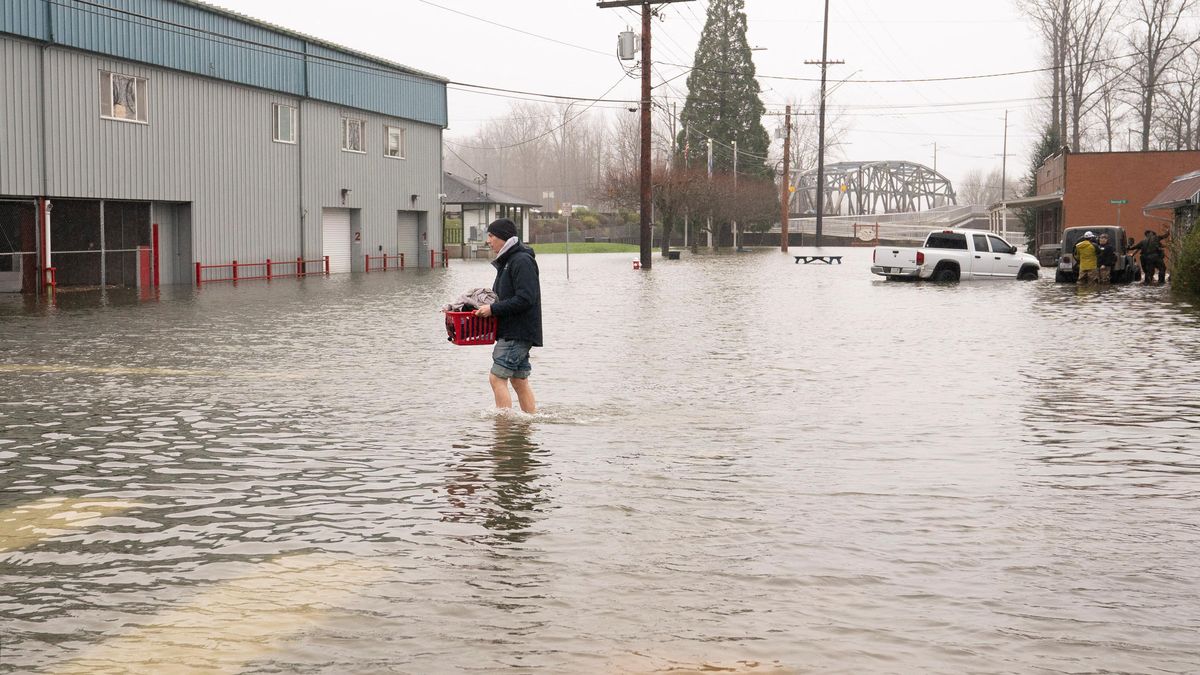 Stát Washington zasáhly záplavy, úřady vyzvaly sto tisíc lidí k evakuaci
